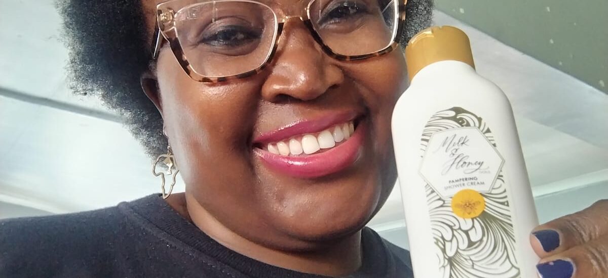 Samu with Oriflame south Africa product